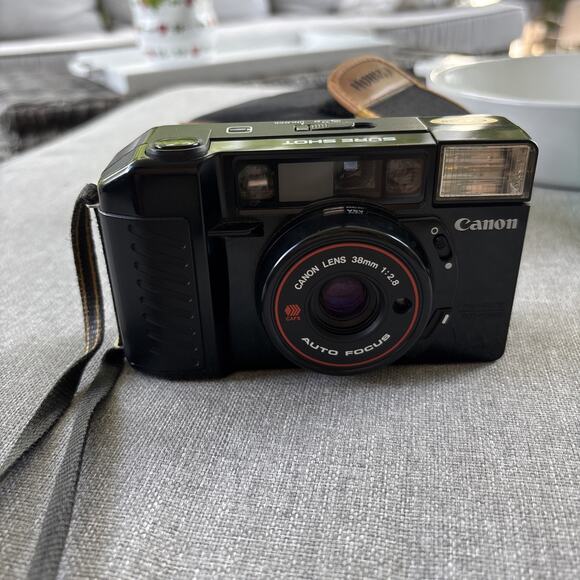 Canon Sure Shot AF35M VTG 35mm Film Camera 38mm f/2.8 -READ - FREE SHIP - Picture 1 of 7